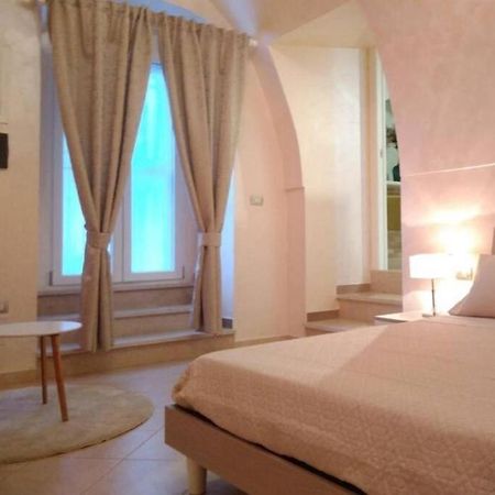 Domus Elegans In Centro Manfredonia Exterior foto