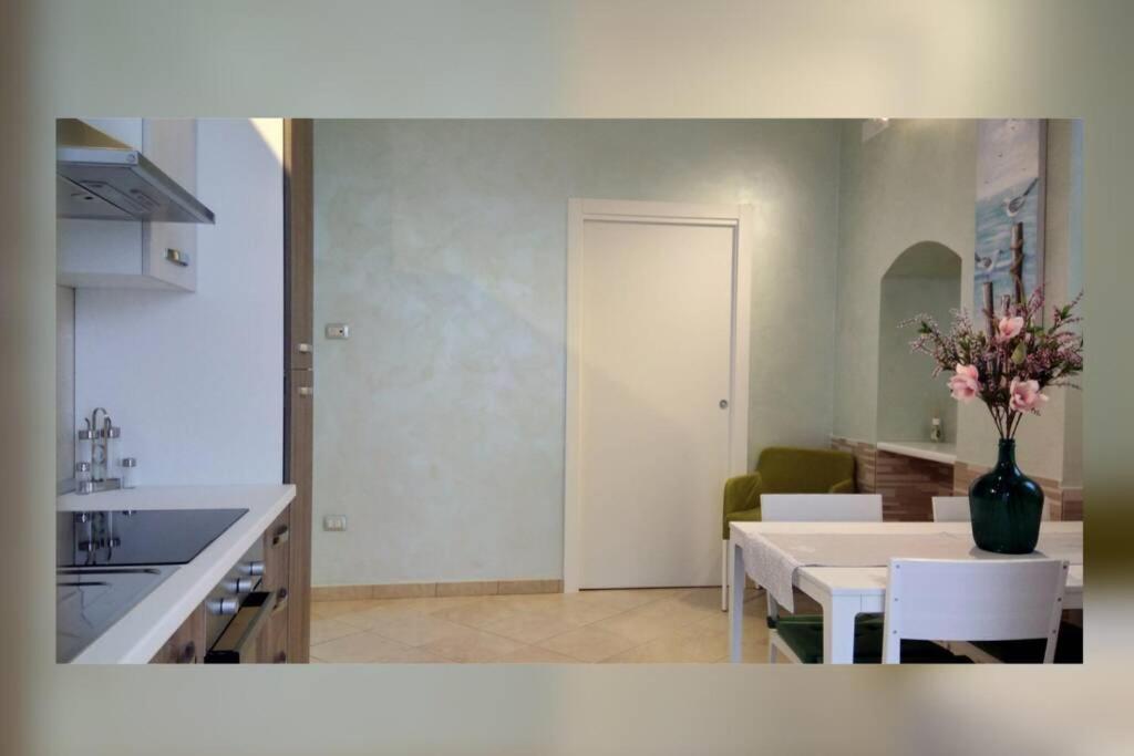 Domus Elegans In Centro Manfredonia Exterior foto