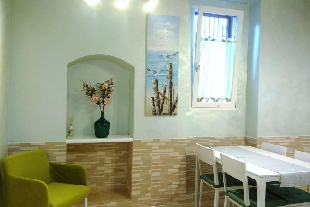 Domus Elegans In Centro Manfredonia Exterior foto