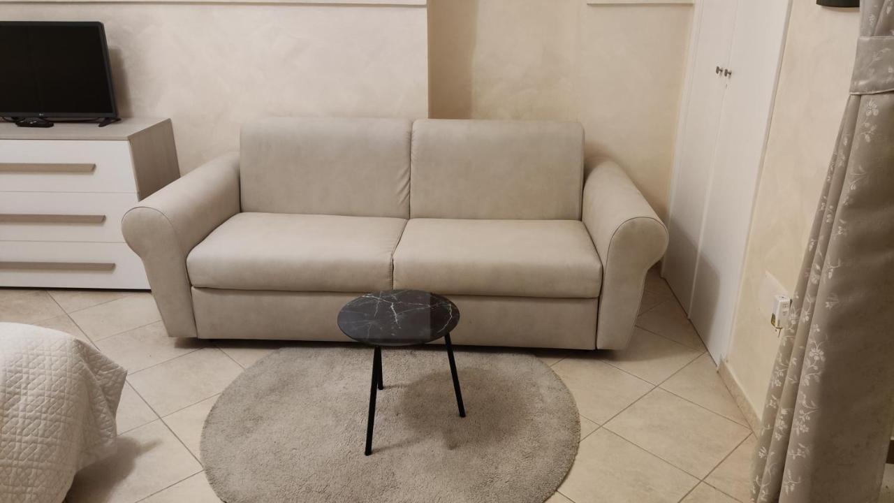 Domus Elegans In Centro Manfredonia Exterior foto