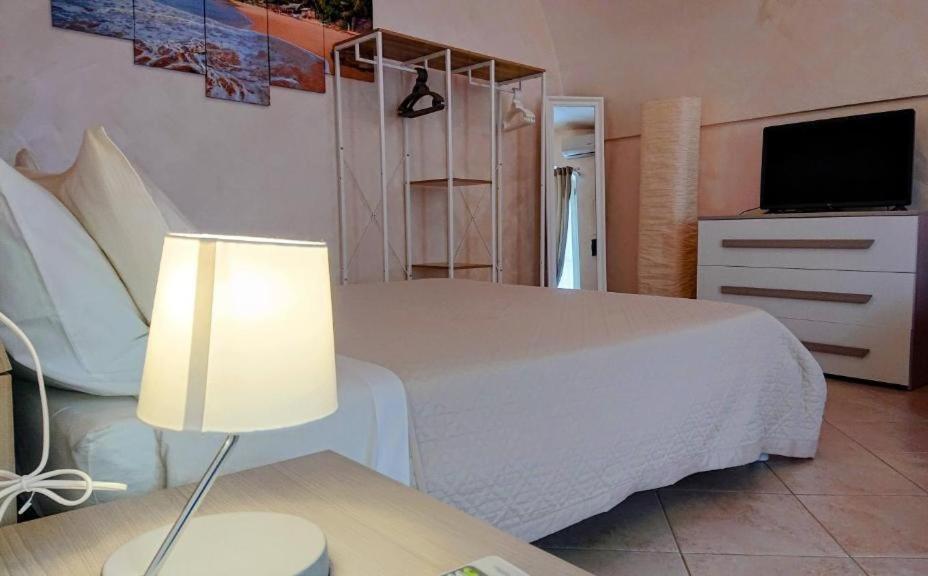 Domus Elegans In Centro Manfredonia Exterior foto